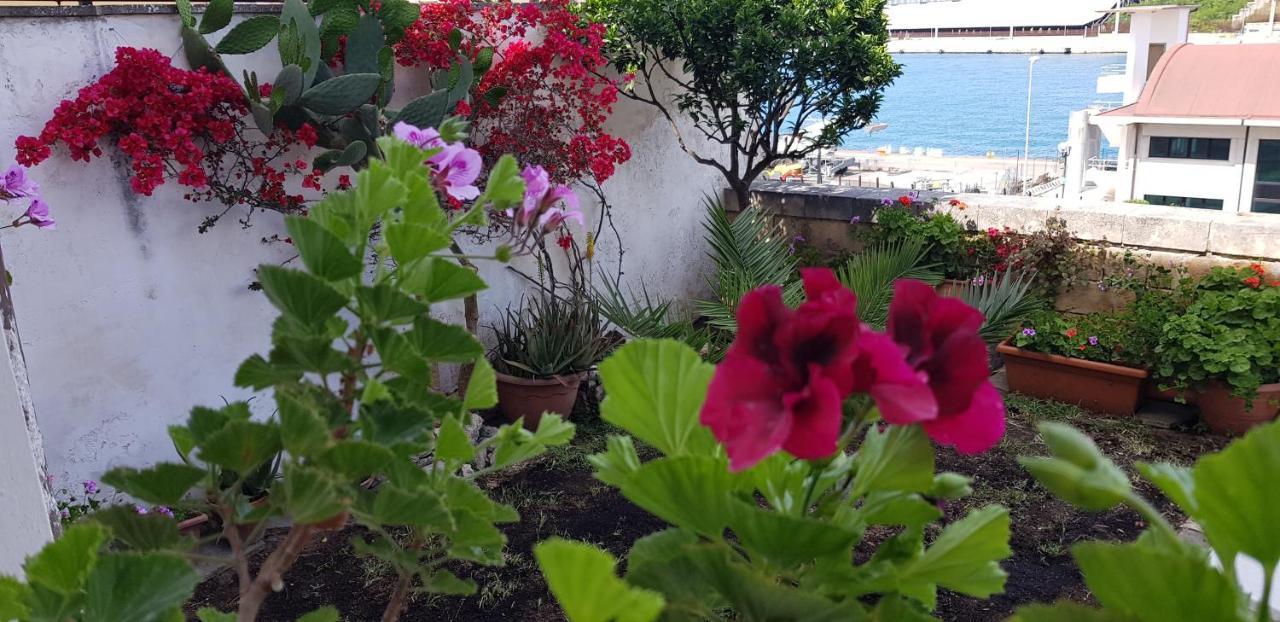 Appartamento La Casa Sul Porto Brindisi Esterno foto