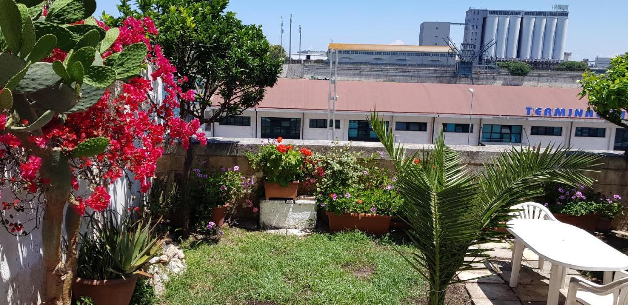 Appartamento La Casa Sul Porto Brindisi Esterno foto