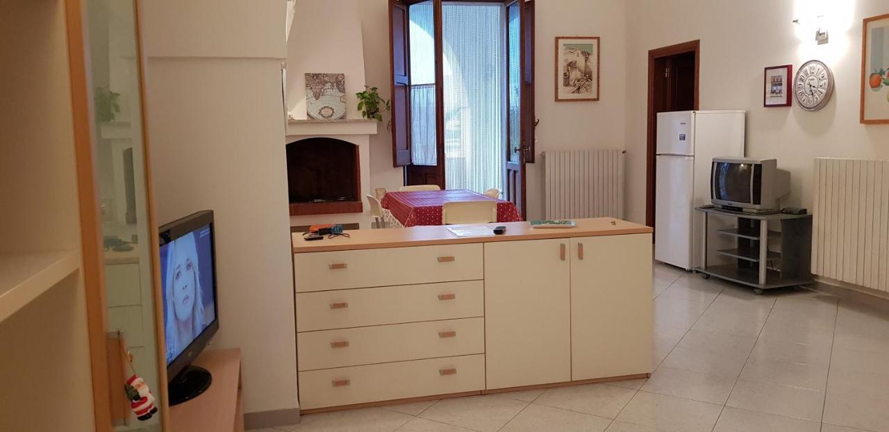 Appartamento La Casa Sul Porto Brindisi Esterno foto